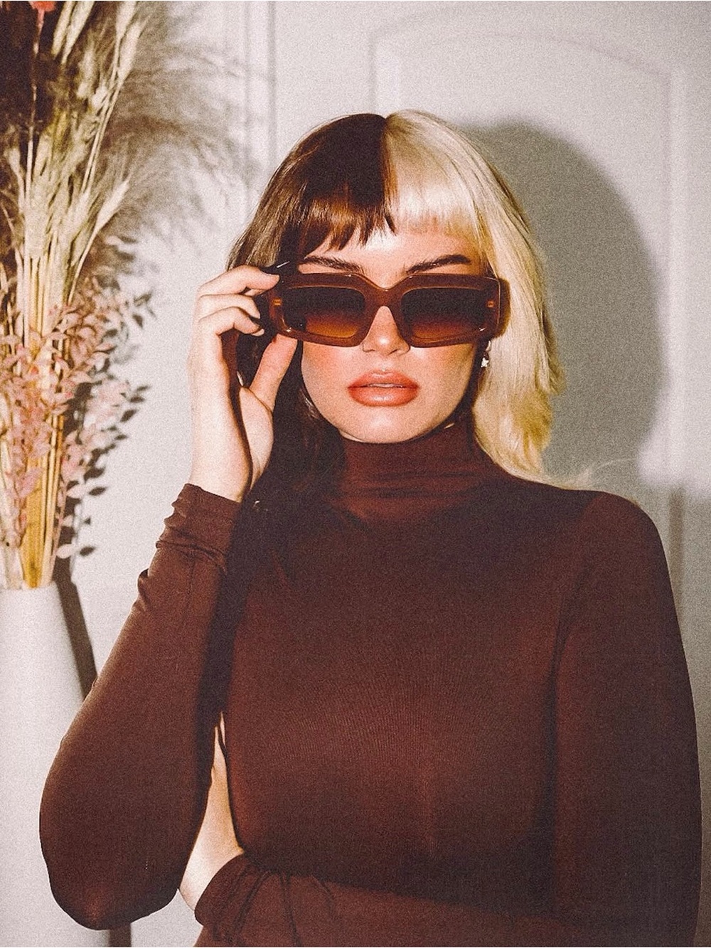 DEZI Read The Room Sunglasses Light Chocolate Brown Gradient NWOT